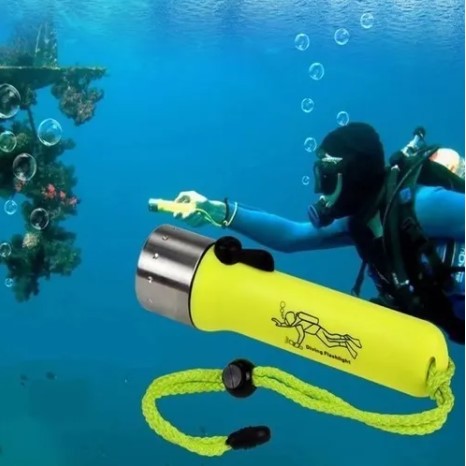 Lanterna para Mergulho Led Cree 180 Lumens A Prova Dágua potente