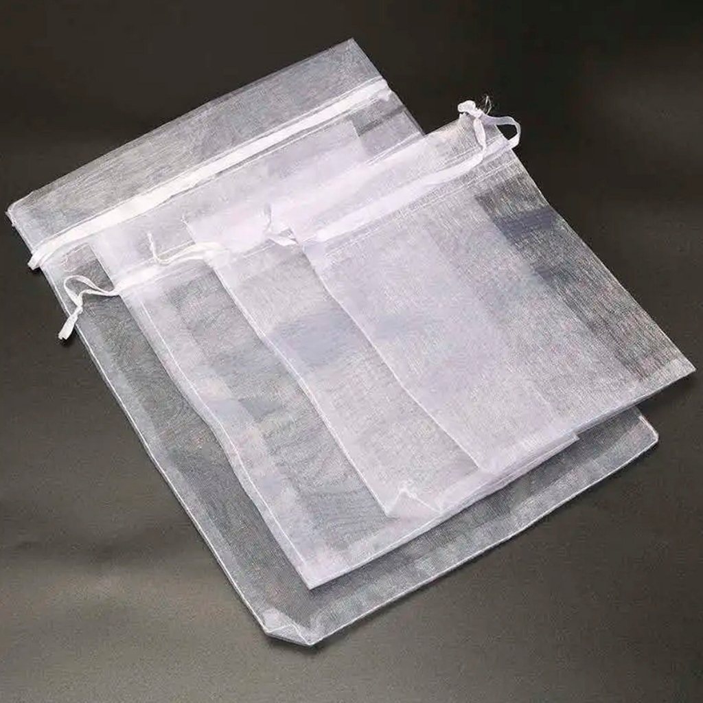 Kit 100 Saquinhos Organza 7x9 / 9x12 / 10x15 / 12x17 / 20x30 / 20x35 Branco Lembrancinha Natal Jóia Festa Casamento