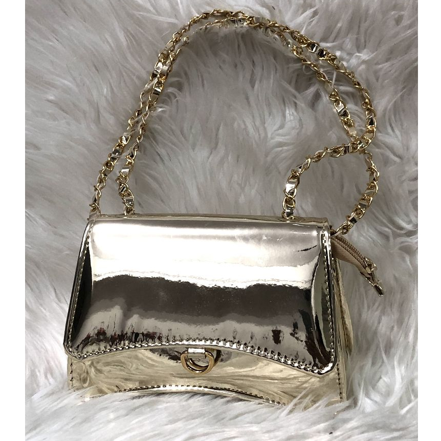 Bolsa Bag Metalizada De Festa Com Corrente Transpassada e Ziper ( Cabe Celular)