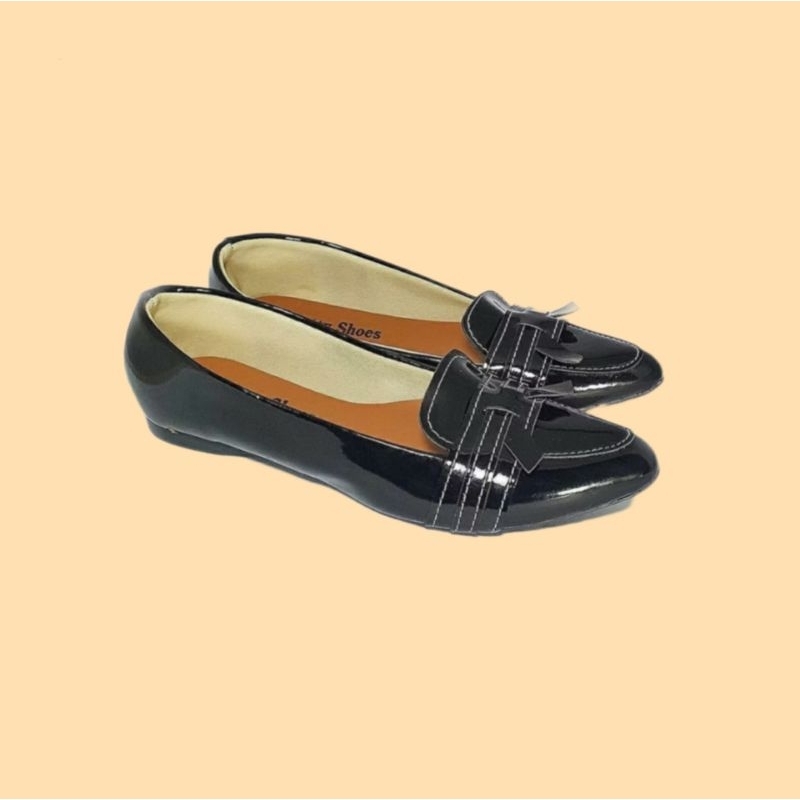 Sapatilha feminina Maria bico fino moda doa a dia estilo mocassim casual confortável.
