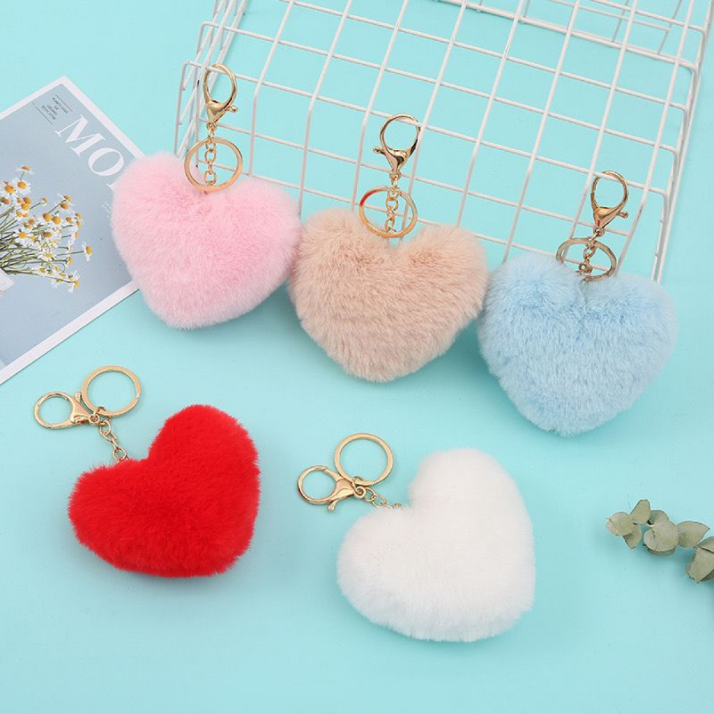 Kit 6 Chaveiro De Femnino Pompom Pelucia Felpudo Coração Com Pingente Para Bolsa Carro Cores Sortidas