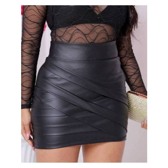 Saia Couro Ecológico Preta ou Branca Curta Feminina  - Do P ao GG - Elegante para Festa ou Social