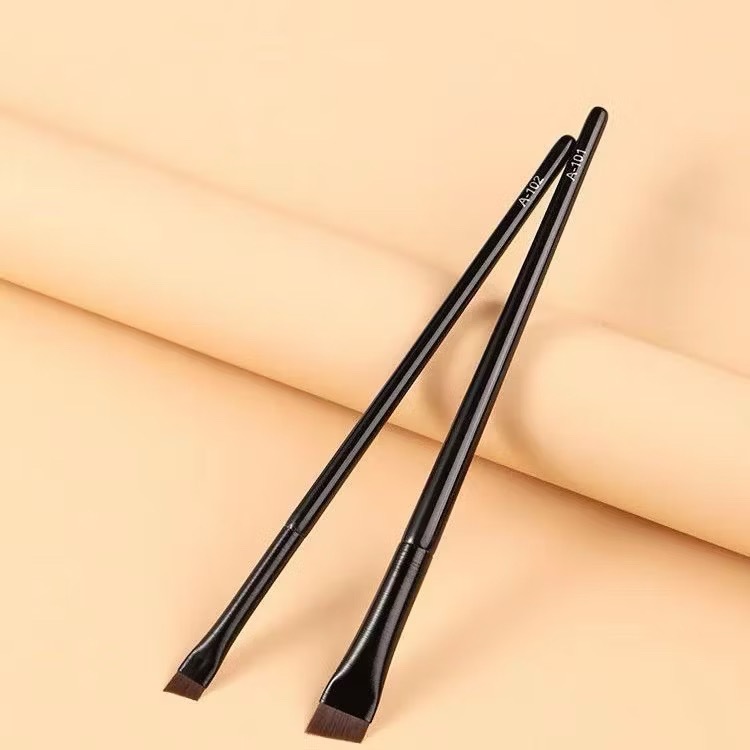 Kit 2 pincéis de maquiagem para delineador