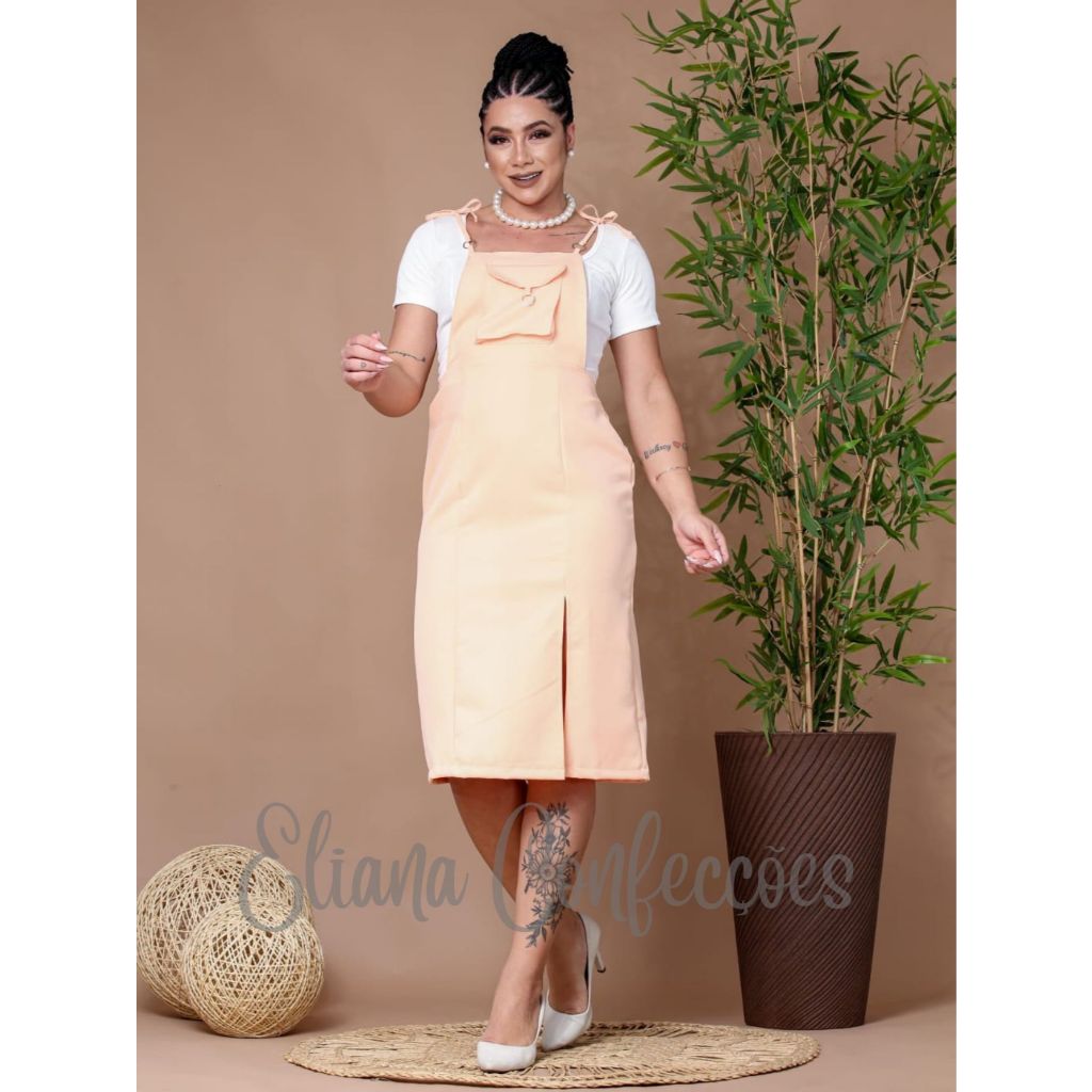 Saia jardineira com fenda na lateral com alça regulavel e bolso na frente Atemporal Casual *PreçoBaixo* Lua Chic