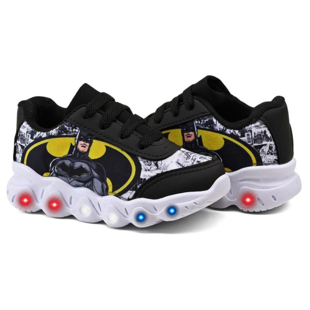 Tênis Infantil Menino Batman Com Led Pisou Piscou Super Confortável