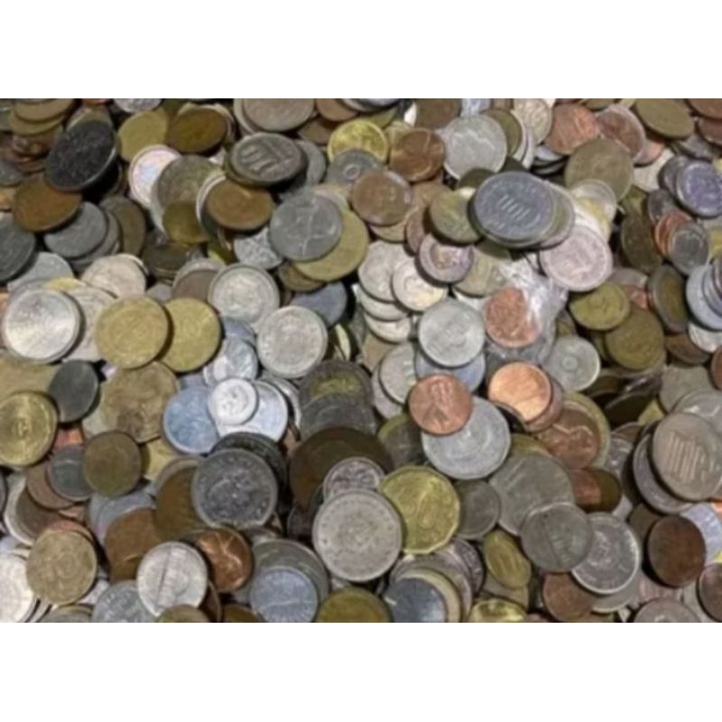 Lote com 15 moedas estrangeiras + 15 moedas nacionais sem repetir. L.: 9091