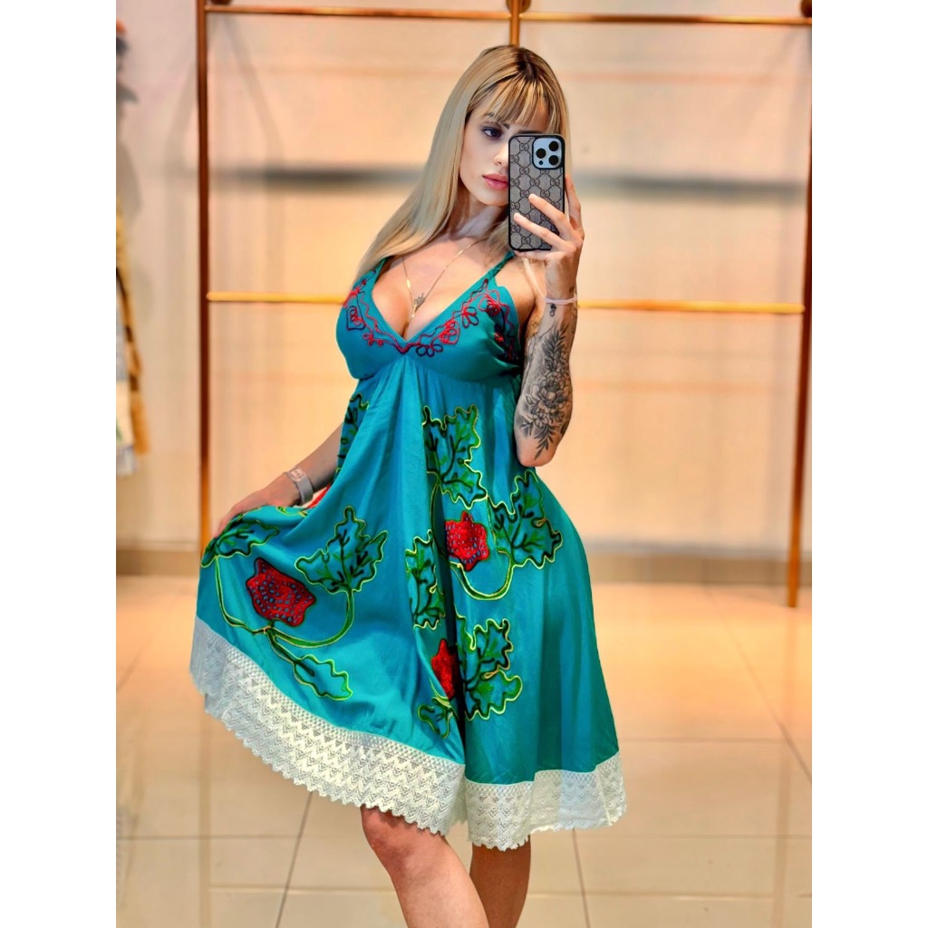 Vestido Curto Boho Bordado – Estilo Único e Delicado