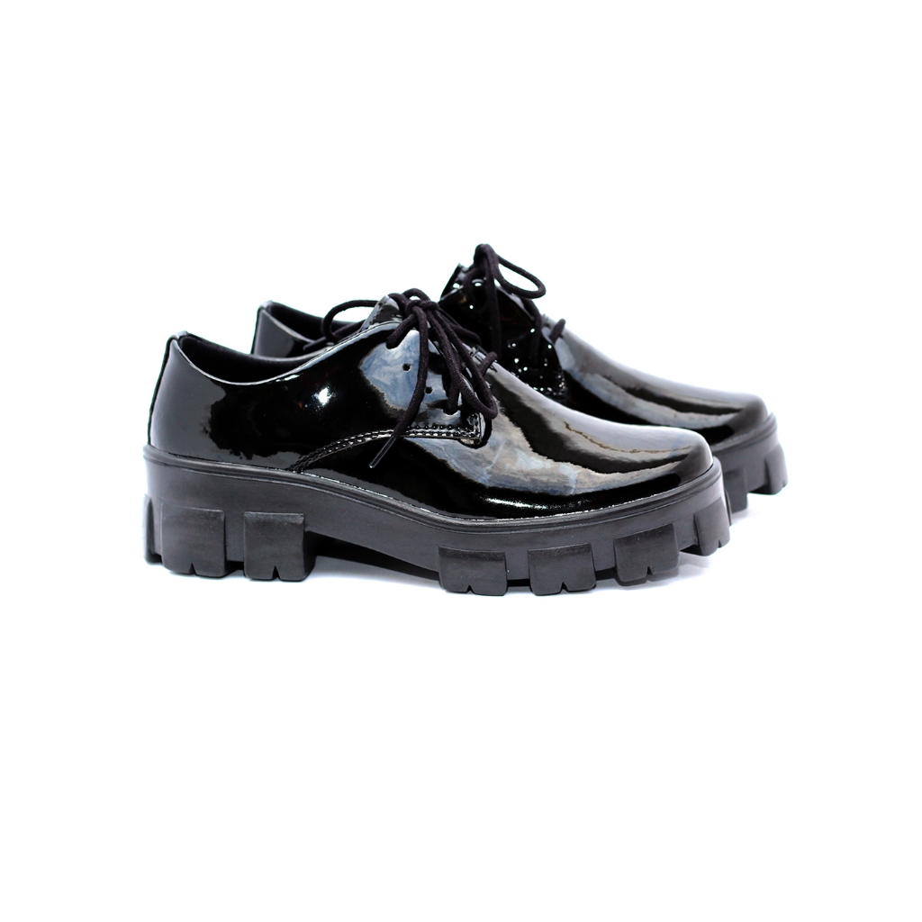 Sapato Oxford Feminino Solado Tratorado Com Cadarço