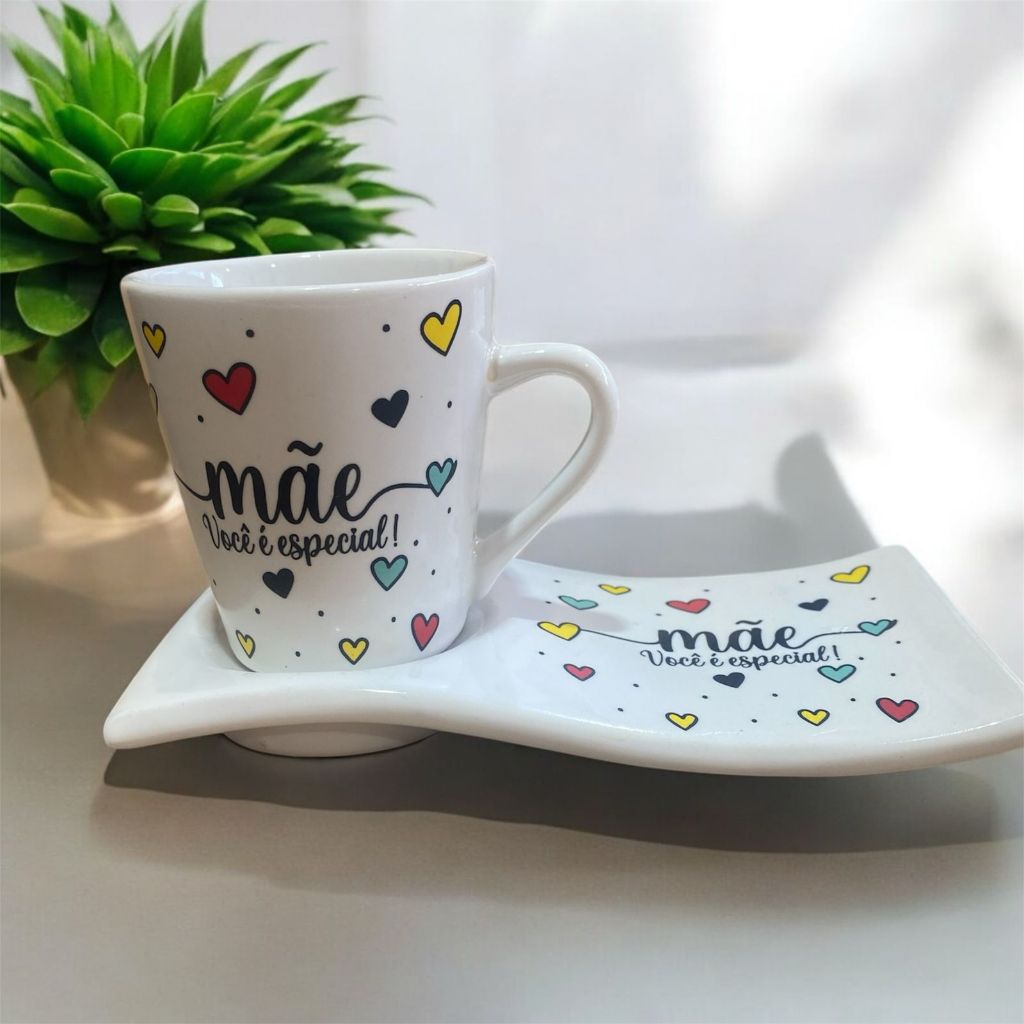 Kit Caneca Porcelana  e  Pratinho Ondulado Mãe Vc é Especial