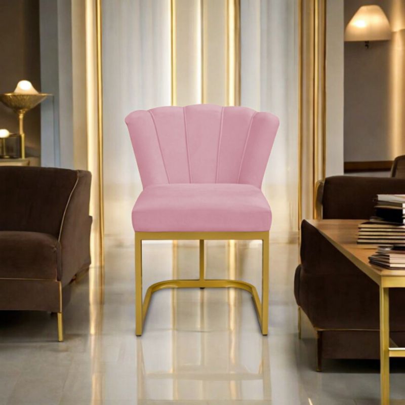 Poltrona cadeira Pétala luxo base de ferro dourada rosa