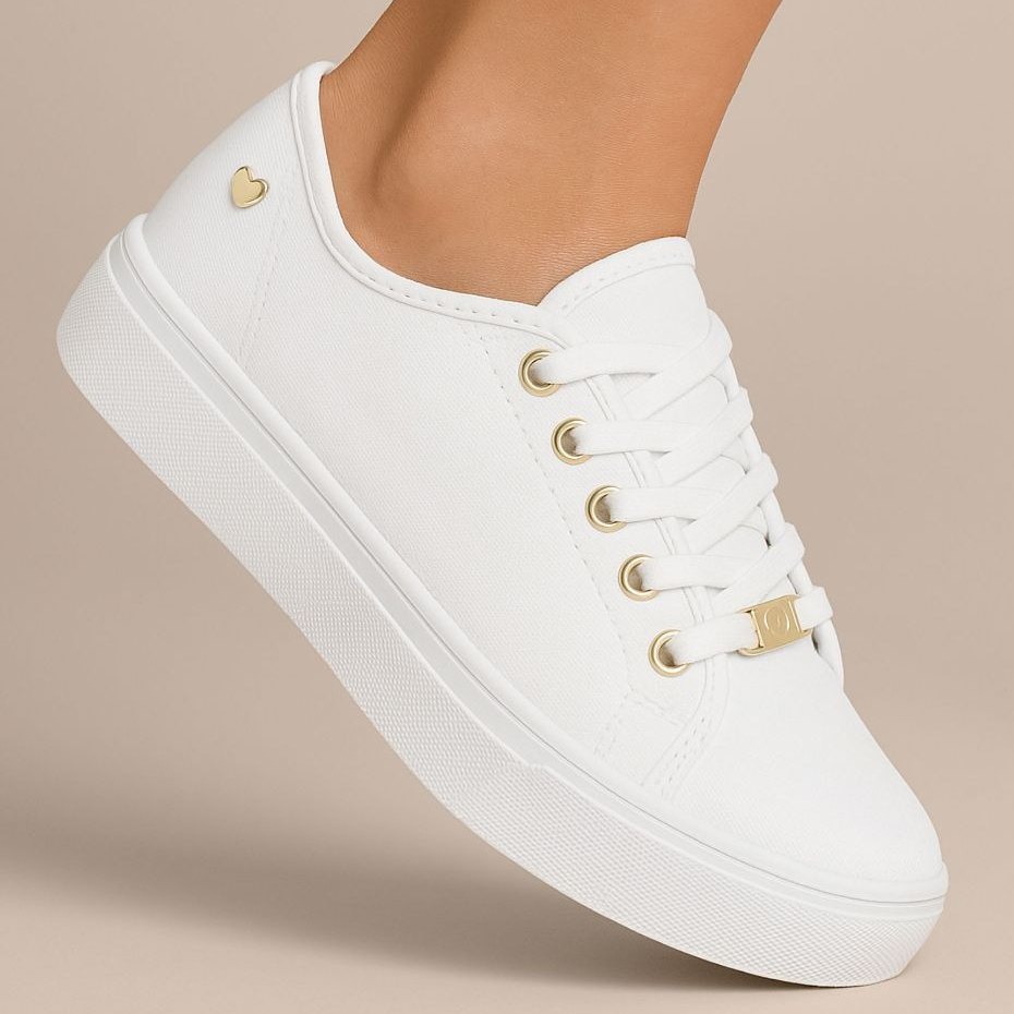 Tênis Feminino Pingente Coração Branco Casual Confortável Slip On