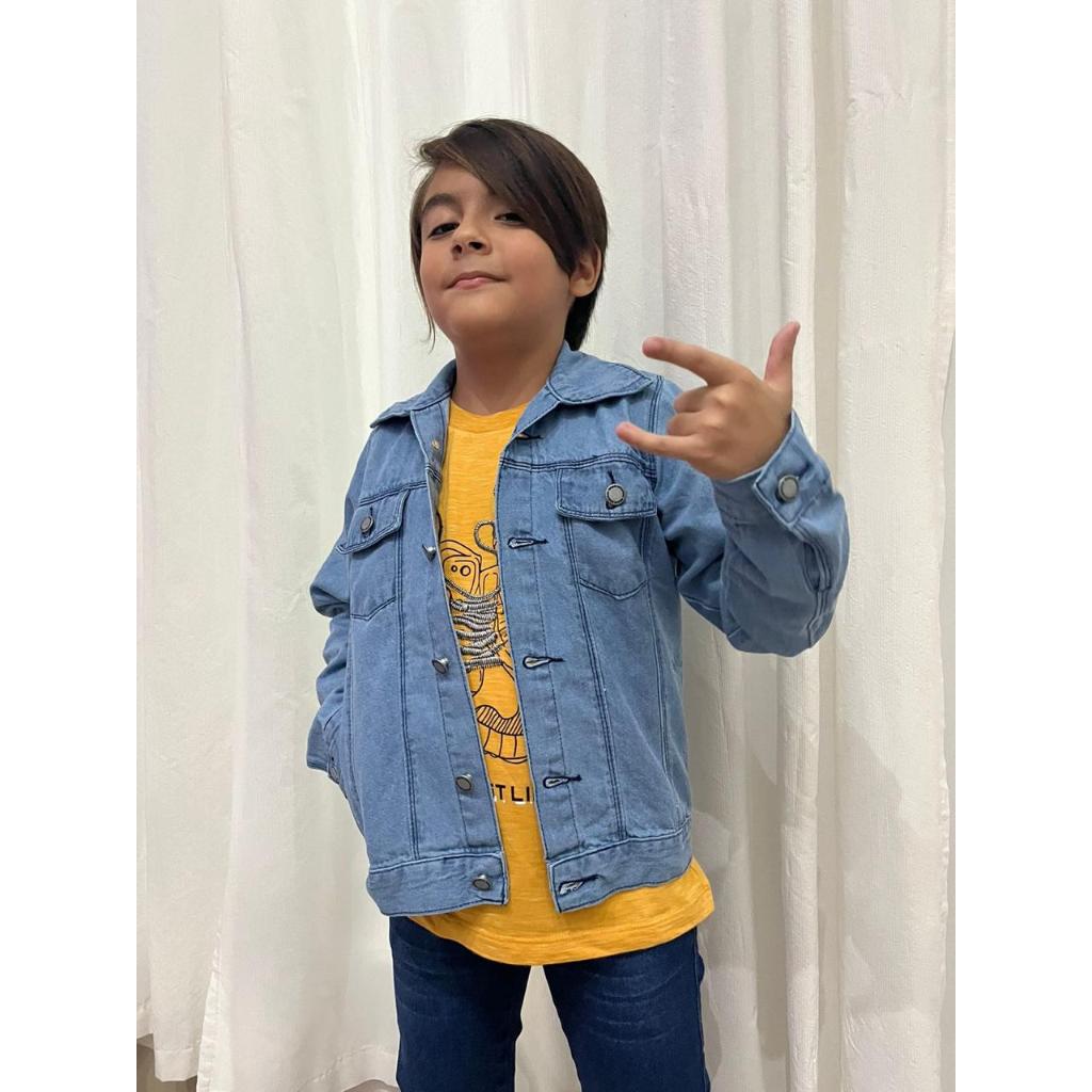 Jaqueta Jeans Menino, Infantil, com bolsos, super estilosa, otima para o frio, chaqueta de niño