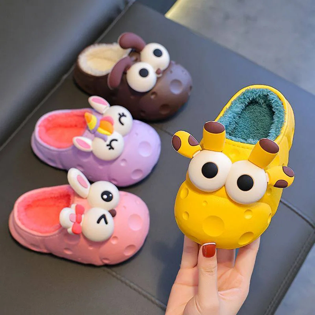 Pantufa Infantil Com Bichinhos 3d Emborrachado Solado Pvc