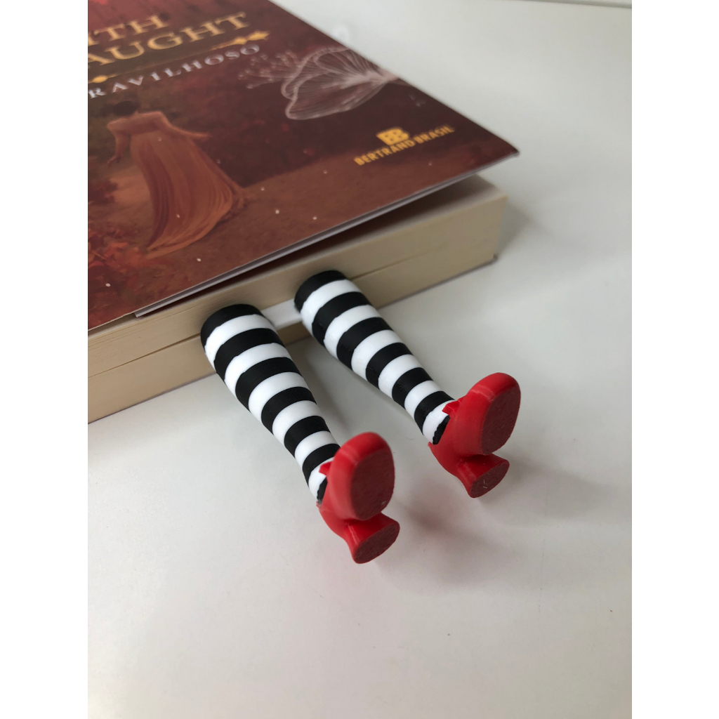 Marcador de Página Perninhas - Meia Listrada e Sapato Vermelho | Super Divertido!
