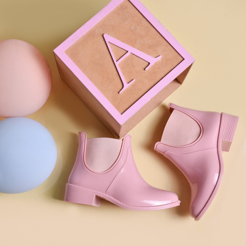 Bota feminina infantil cano curto galocha impermeável antiderrapante para frio e chuva promoção