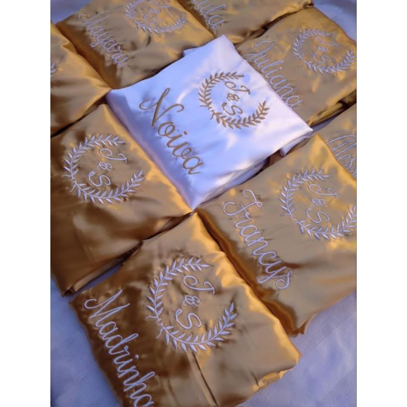 Robe de Cetim personalizado com bordado de brasão