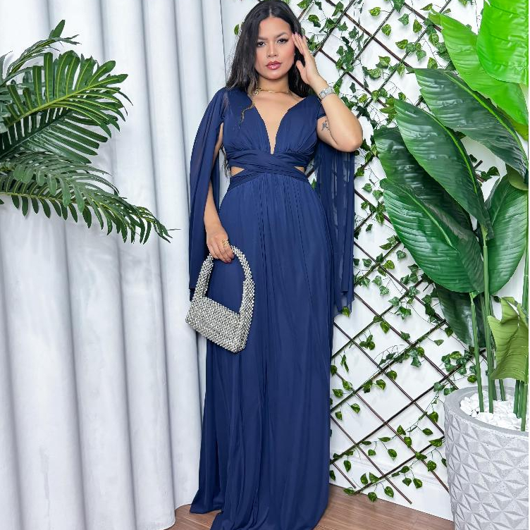 Vestido Feminino longo em Tule com Decote V, Manga Capa e Cintura Vazado para Festa madrinha