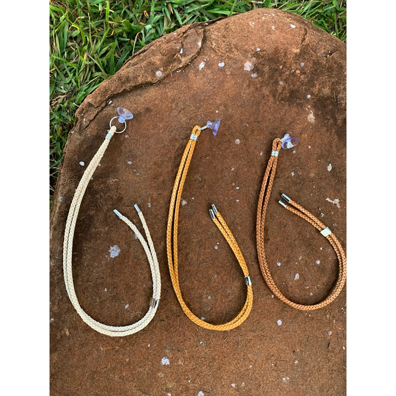 SUPORTE DE CHAPÉU/BONÉ PARA CARRO DE COURO TRANÇADO/COUNTRY