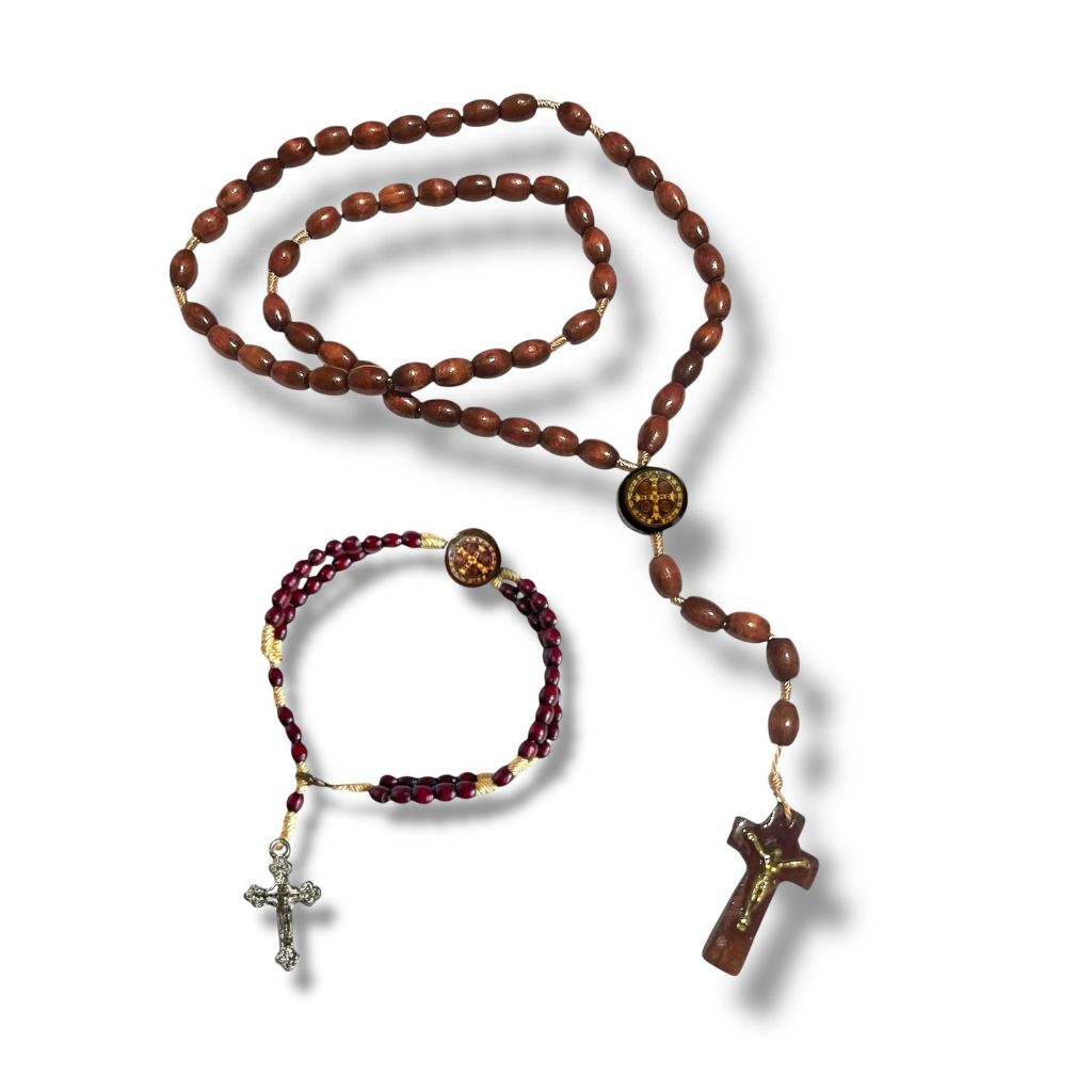 Kit Terço de Pescoço Tradicional + Terço de Pulso Com Santos Diversos Madeira
