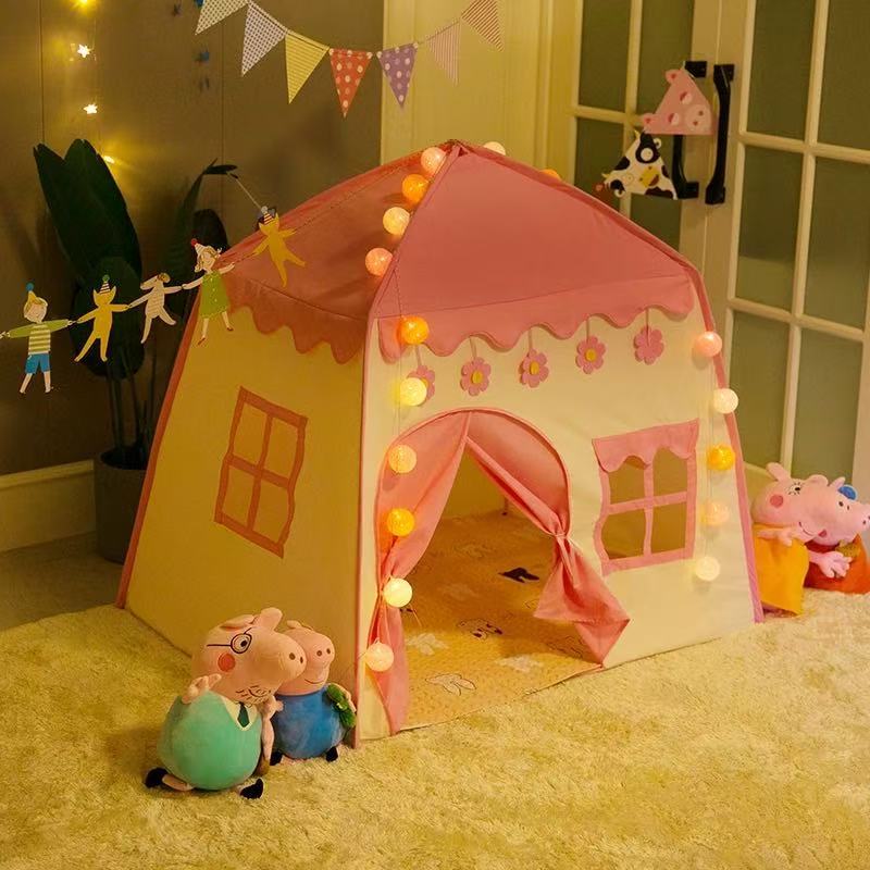 Casa de brinquedo infantil estilo princesa, dobrável e portátil, em formato de castelo encantado para meninas.
