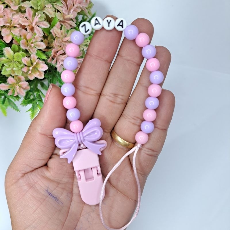 Prendedor de chupeta personalizado com nome do bebê