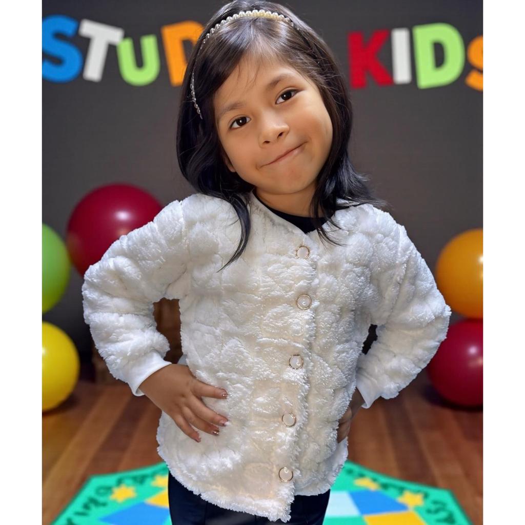 Blusa Casaco Infantil Menina Peluciado Teddy.  Com Botões de Pérola. 2-8 ANOS