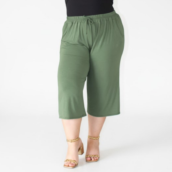 Calça Pantacourt Plus Size Ideal Para Trabalho E Lazer