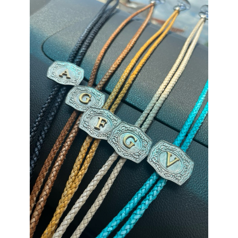 PORTA CHAPÉU PERSONALIZADO COM INICIAL.
