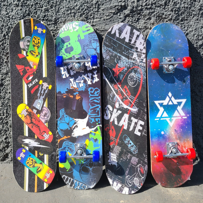 Skate Semiprofissional Radical Com Lixa Antiderrapante Kit Segurança Menino e Menina 77CM Promoção Presente de natal
