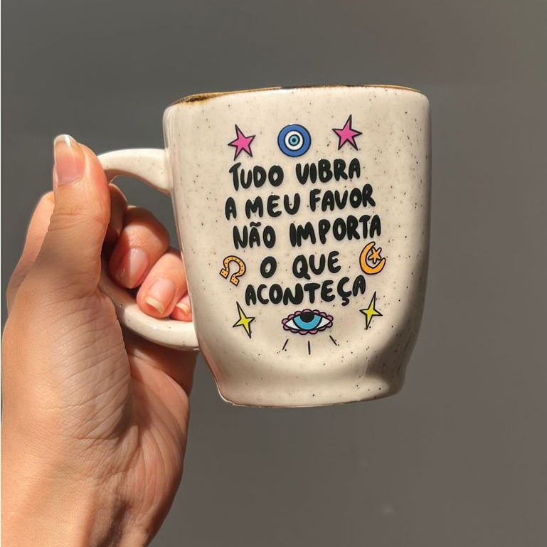 Caneca Névoa - Tudo Vibra ao Meu Favor - 260ml