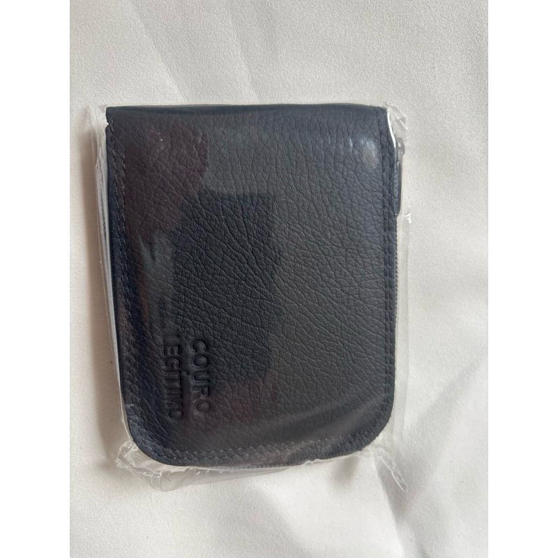 carteira masculina em couro com fecho em ziper