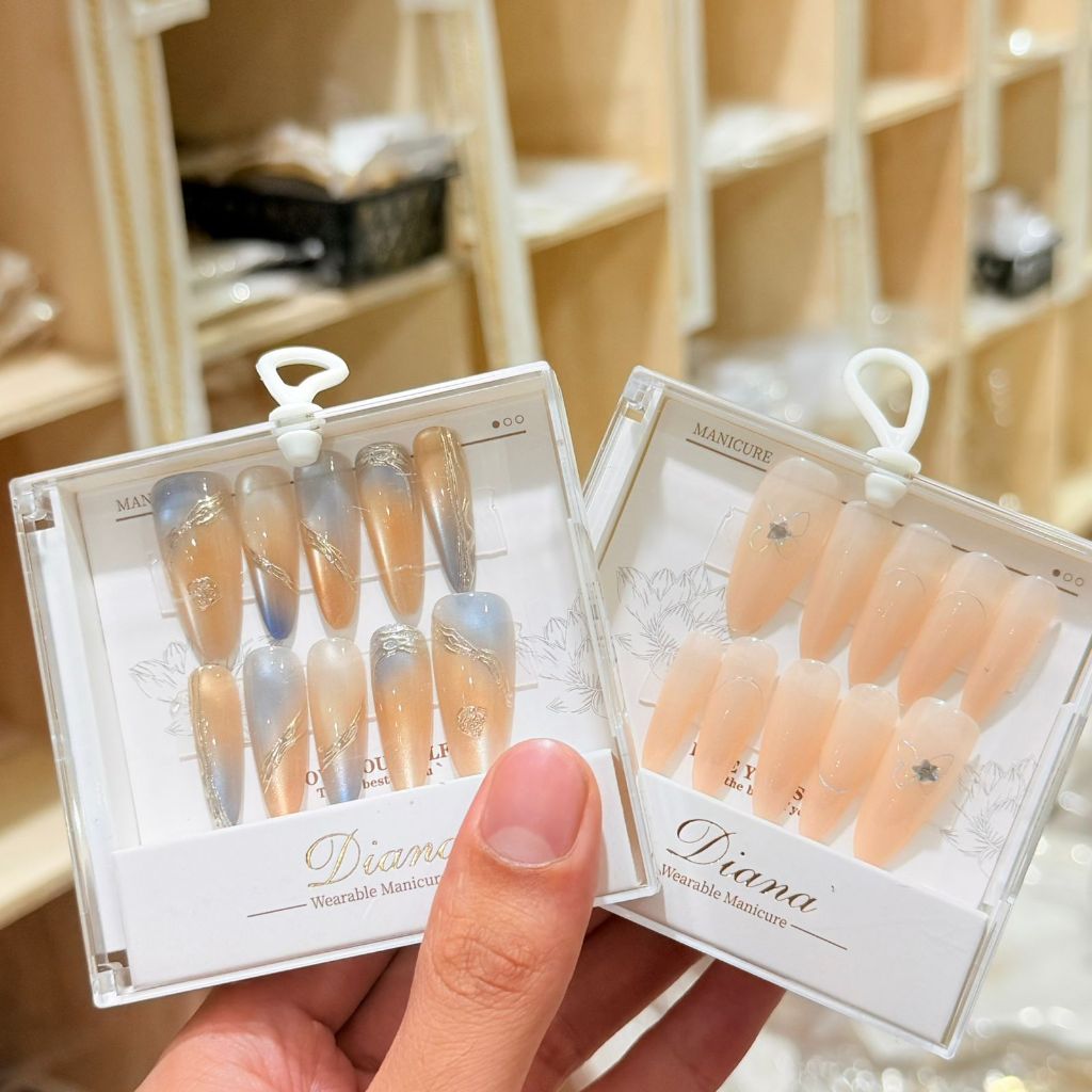 Unhas Postiças Decoradas  Design Nude Luxo com Dourado, Perfeitas para Casamento, Festa e Uso Diário