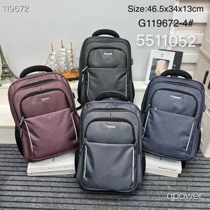 Mochila 18'' Impermeável com 4 Camadas – Grande Capacidade, Resistente e com Entrada USB