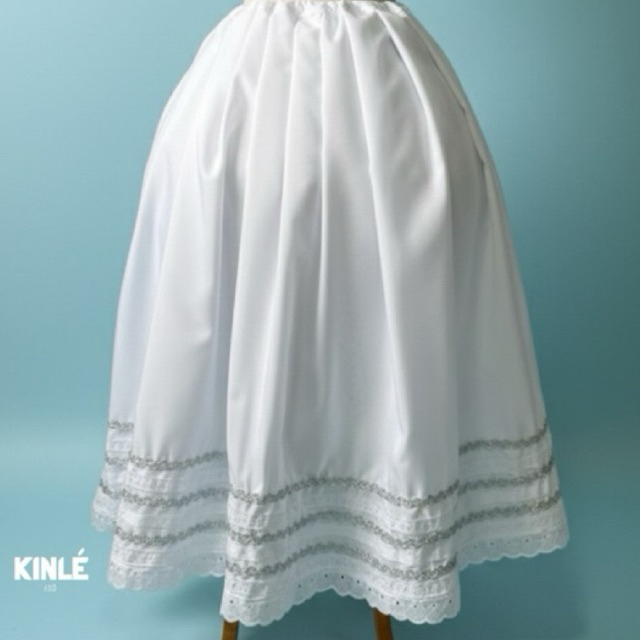 SAIA BRANCA COM DETALHES PRATA - umbanda, candomblé