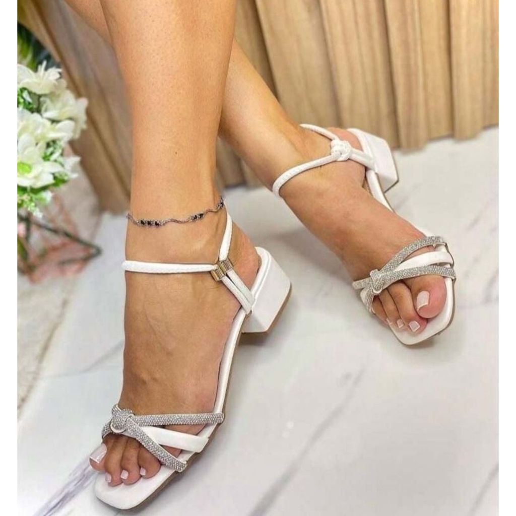 pronta entrega envio imediato Sandália Saltinho 4 cm Tira de Strass Brilho  Calce Fácil Confortável elegante dia a dia