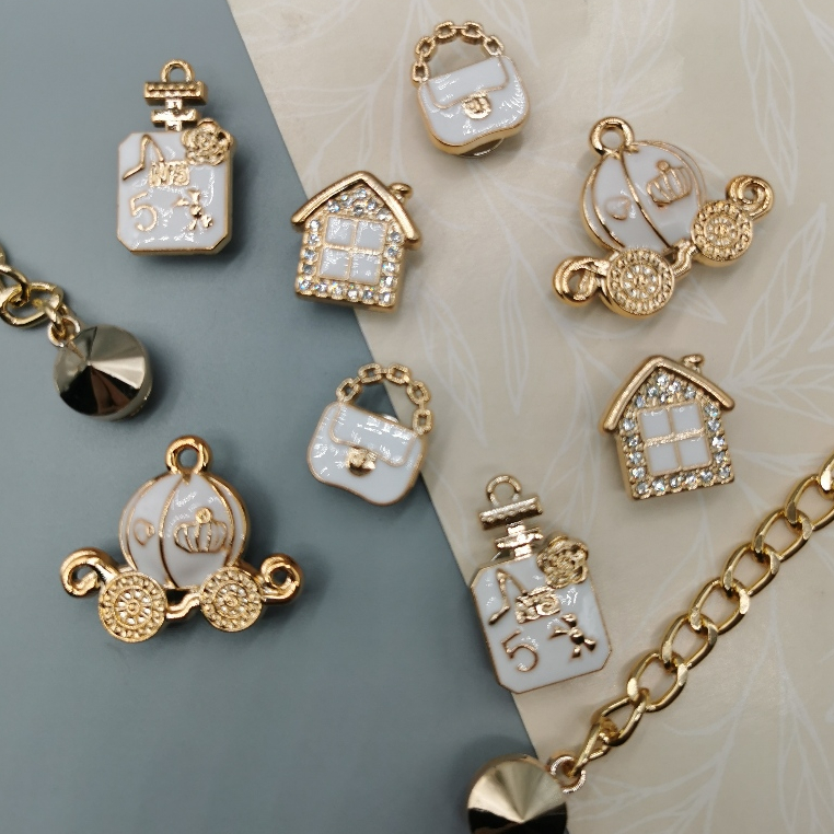 Pins \ Bottons para Babuche Dourada diversas decorações - Kit Com 10 para sandália CLASSCHIC