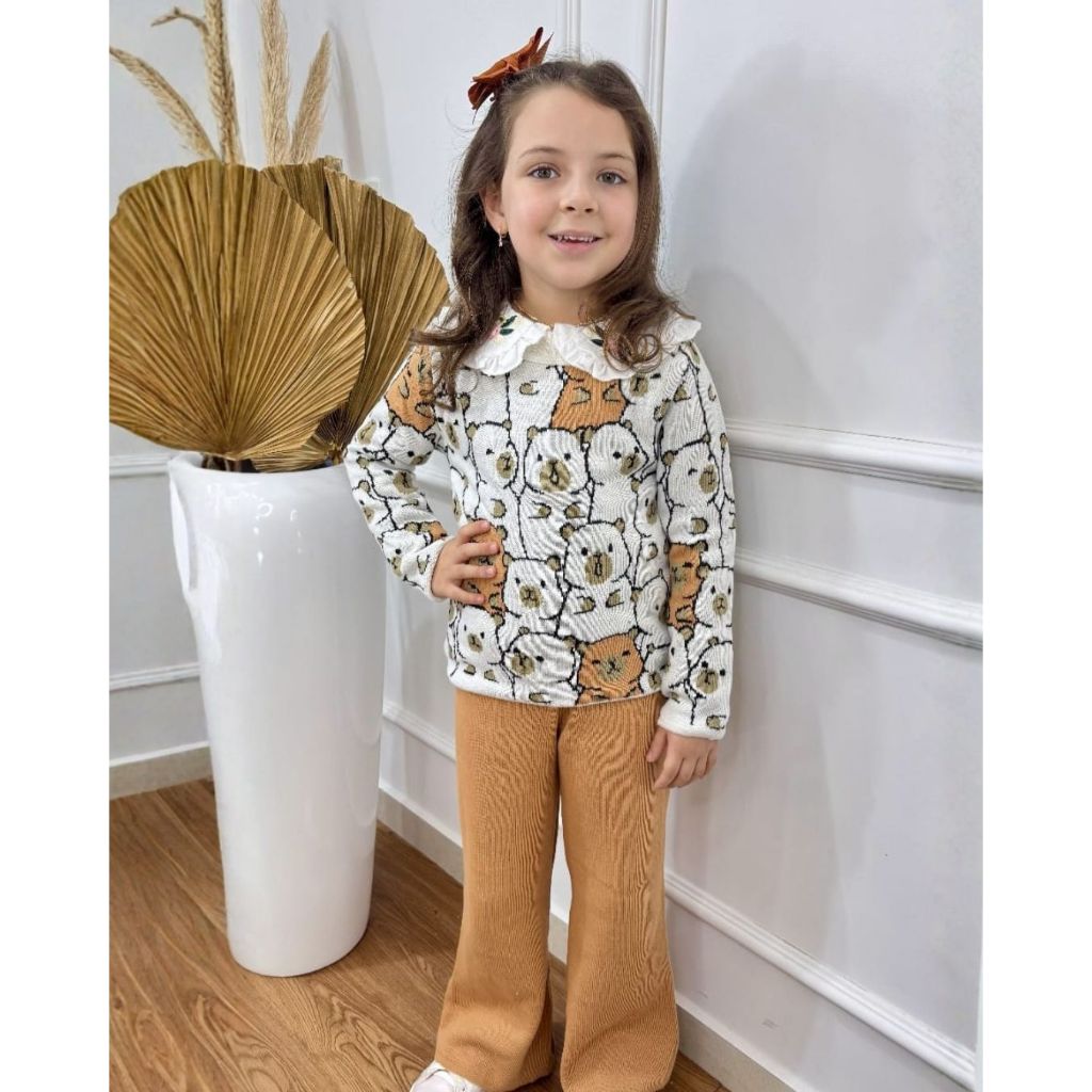 Conjunto Menina Infantil Tricot Capivara/Urso Gola Redonda Calça Flare Tricô