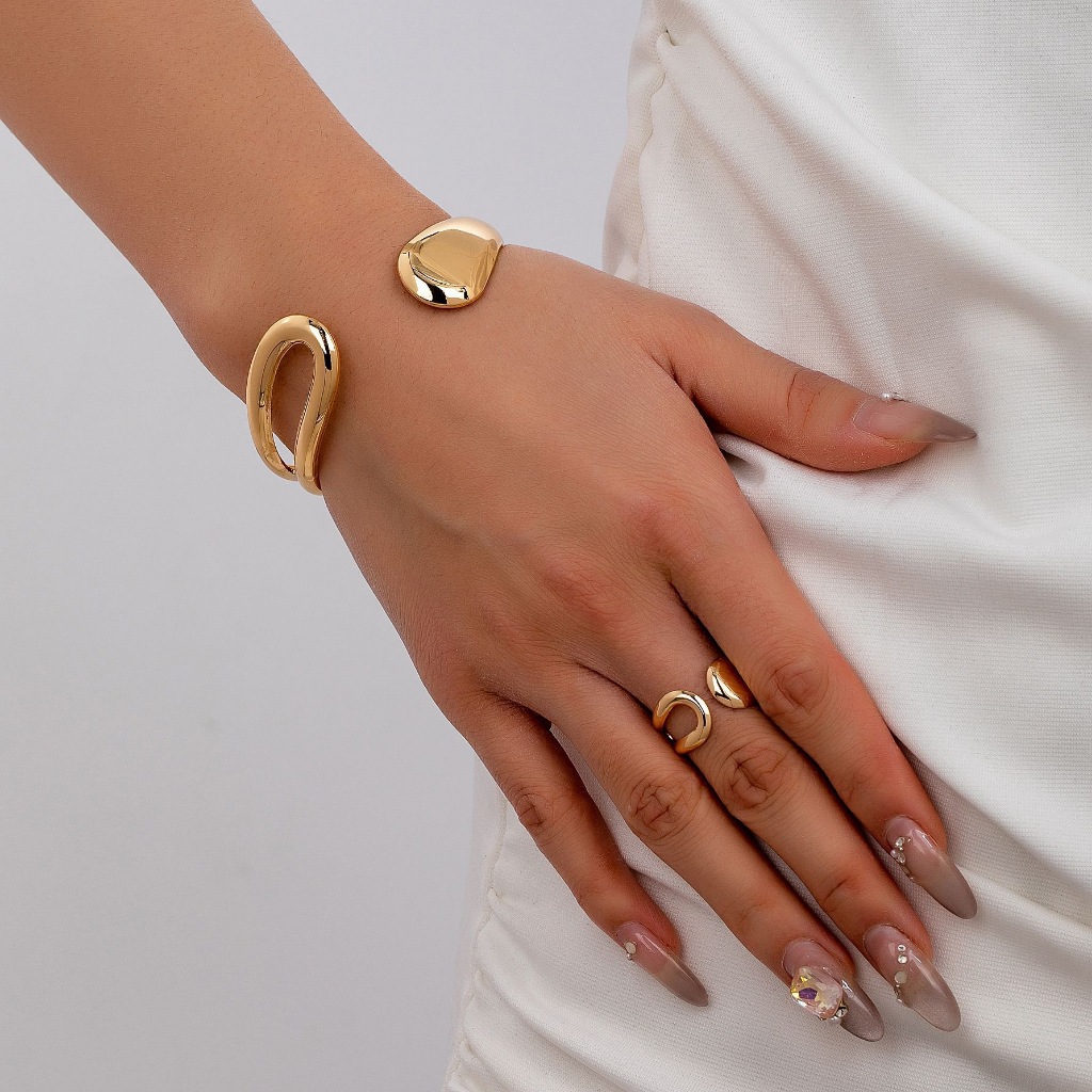 Conjunto Pulseira e Anel Feminino Dourado/Prata Ajustável Minimalista Elegante Luxo Moda Acessórios Femininos
