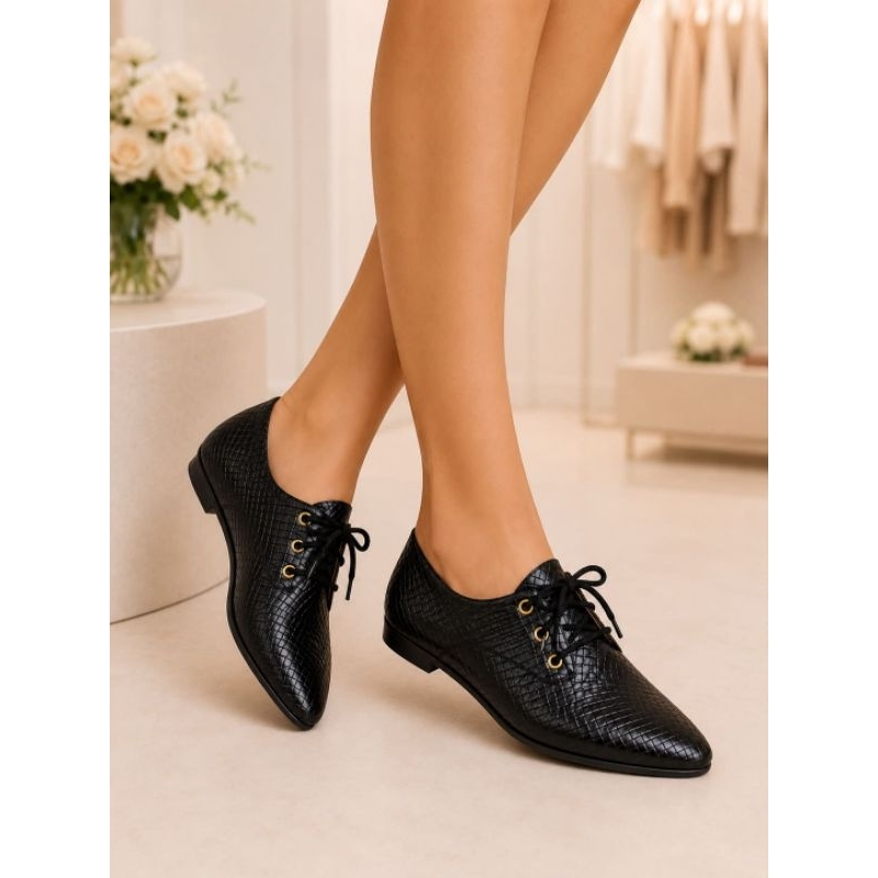 Tênis oxford helena verniz feminino bico fino moda casual dia a dia.