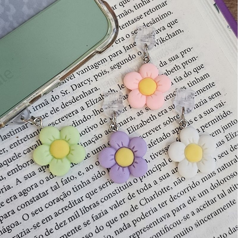 Anti poeira tapa poeira plug proteção entrada TIPO C  kindle celular charm charme flor verde lilás rosa