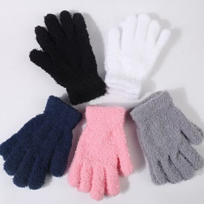 Luva Peluda Antifrio Super Macia 🧤 Infantil e Adulto | Inverno, Conforto e Estilo | Pronta Entrega