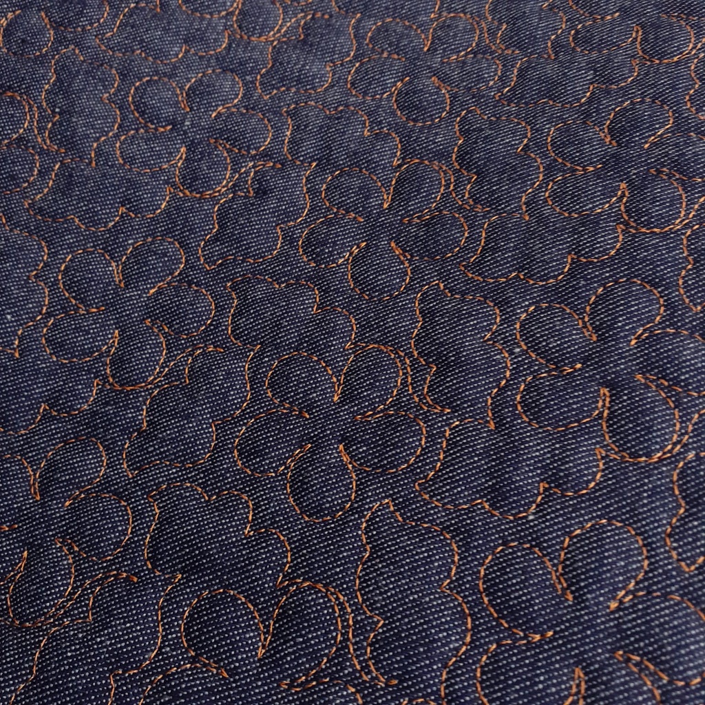TECIDO MATELASSADO JEANS  MARGARIDA CARAMELO   - PREÇO DE 0,50 X 1,50