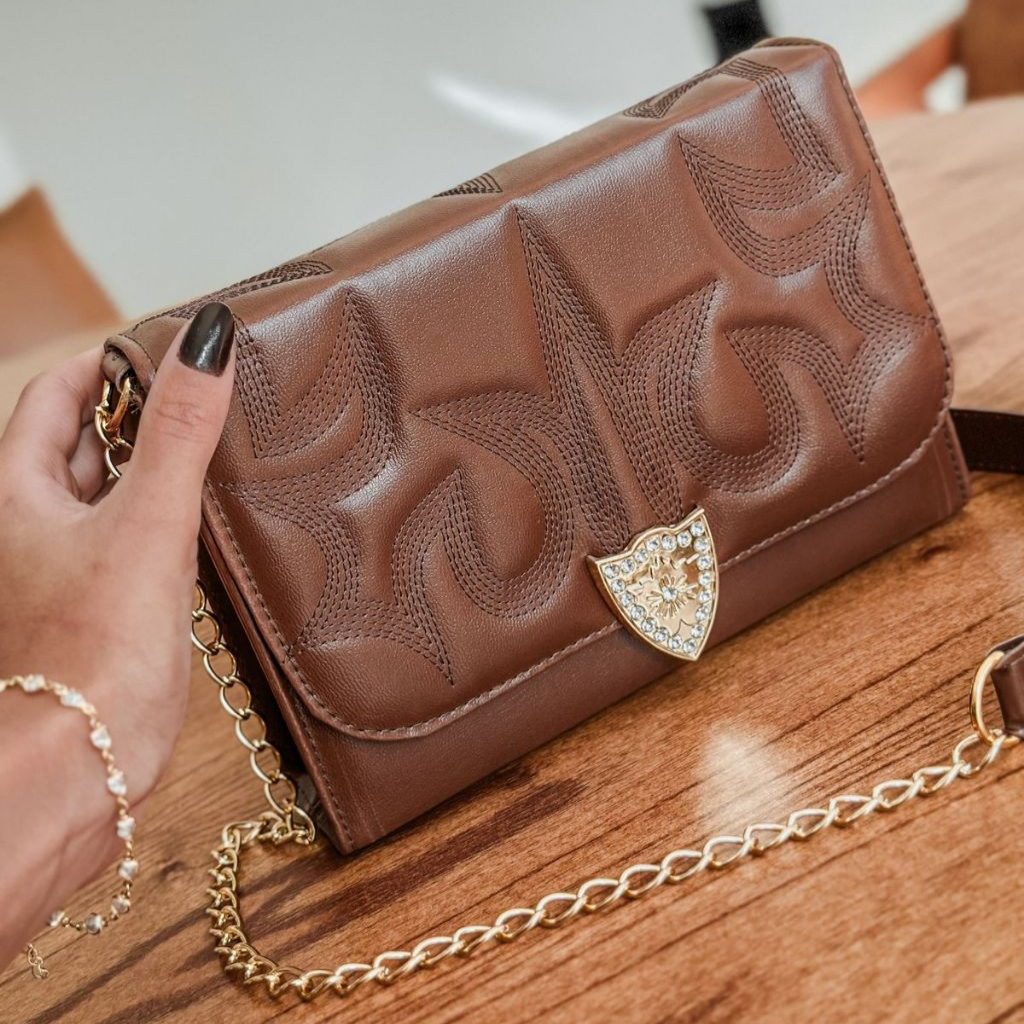 Bolsa Feminina Country Premium com Alça de Corrente e Fecho Luxuoso