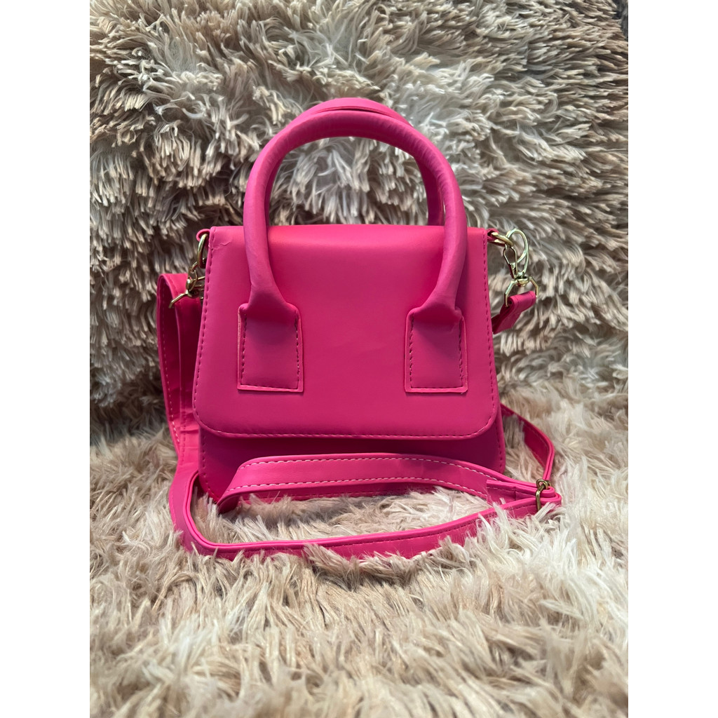 Bolsa Mini Bag Lisa Cedro L2 Com Uma Alca Regulavel E Uma Alca Pequena De Mao