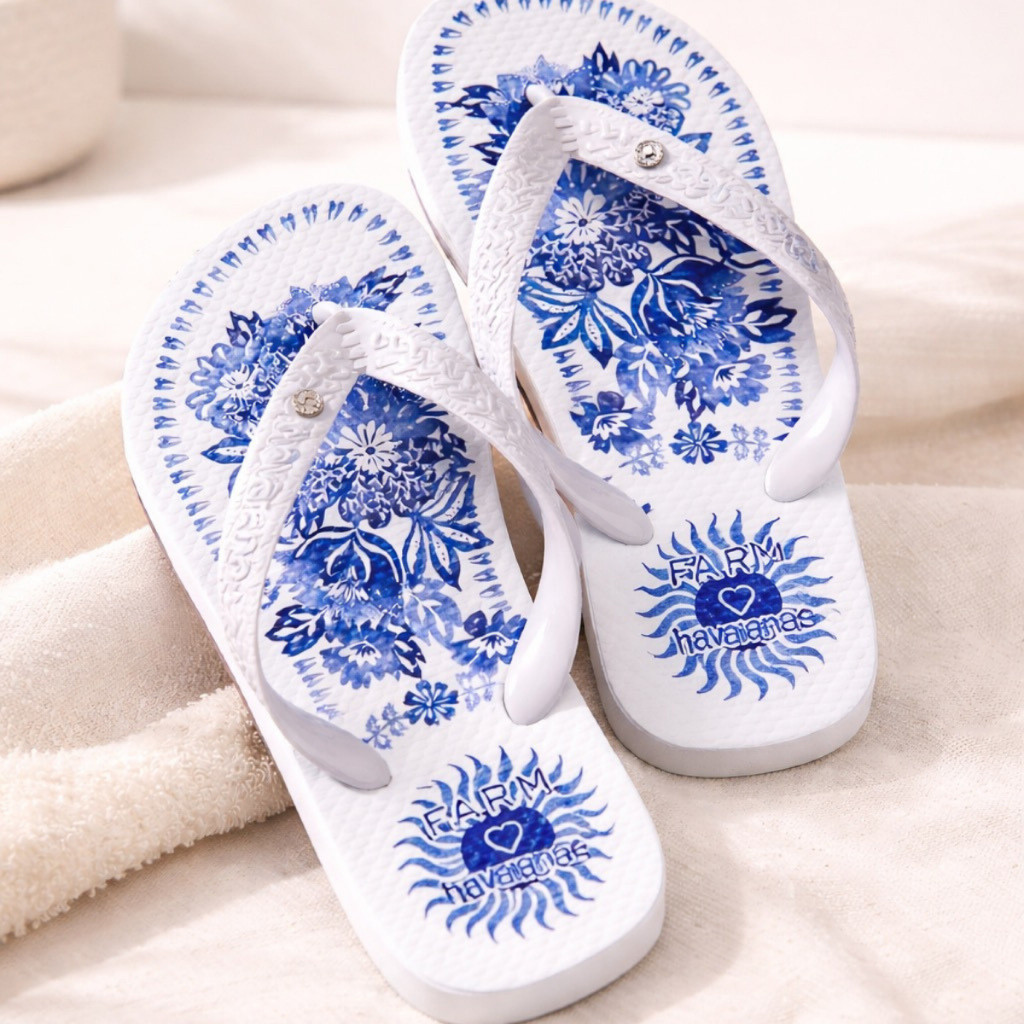 Chinelo Feminino Estampado Floral e Celestial