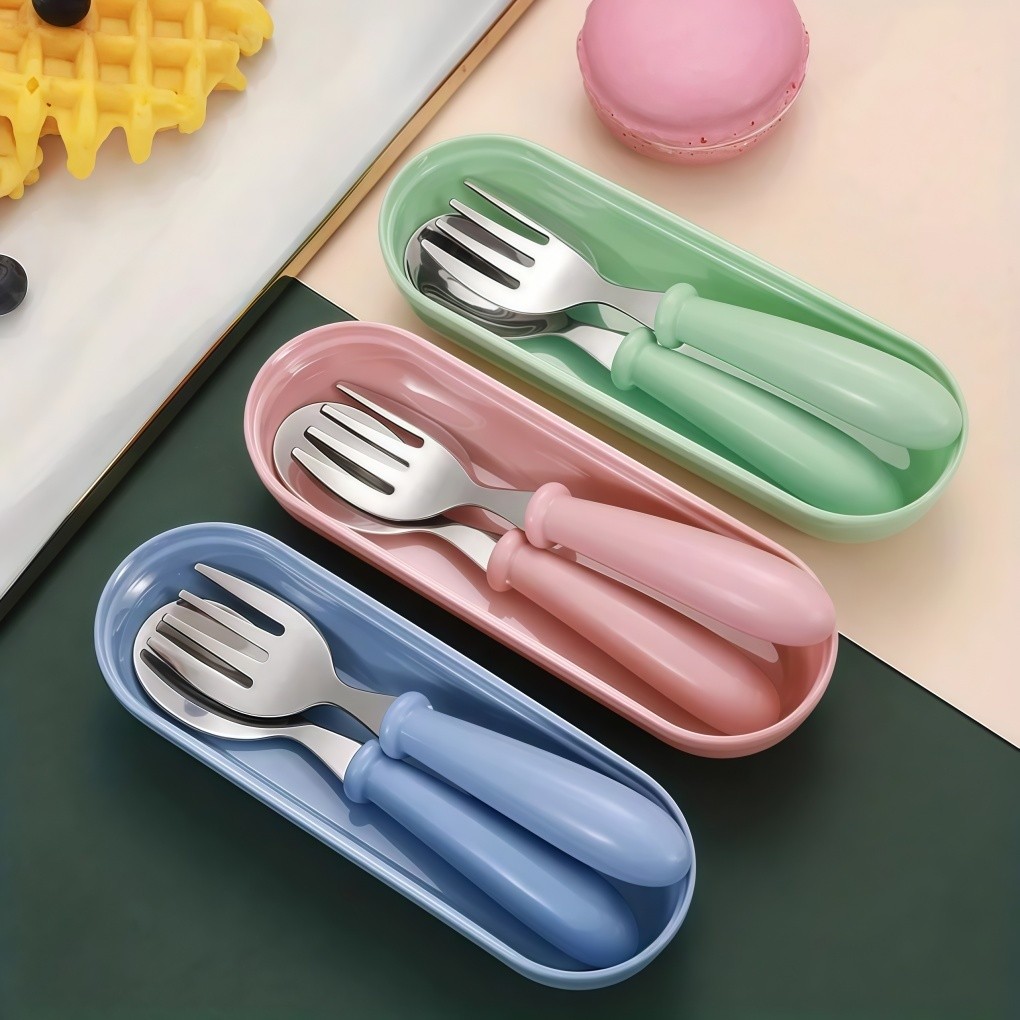 Kit Talheres Infantil com Estojo | Colher e Garfo Inox Portátil, Higiênico, Ideal para Bebê, Escola, Passeio e Prático