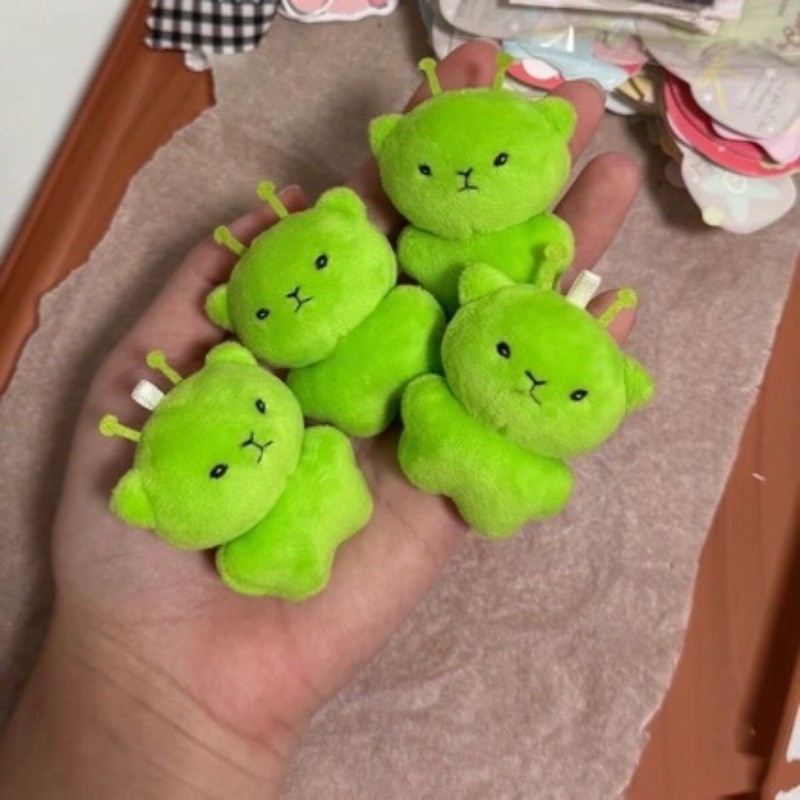 Ins Adorável Gato Alienígena Artesanal Boneca De Pelúcia Saco Chaveiro Ultra Macio E Bonito Acessório Presente