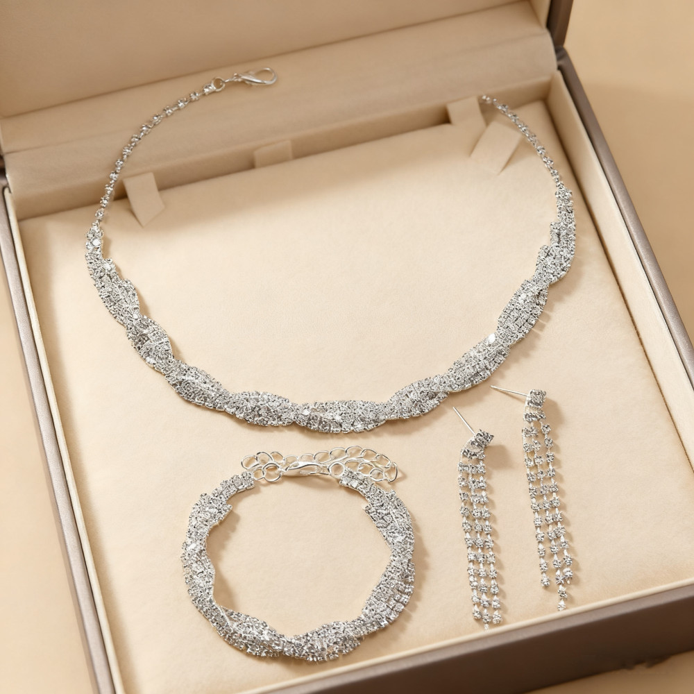 Conjuntos de joias dois-em-um ou três-em-um incluindo brincos de diamante colar e pulseira que exalam elegância e luxo