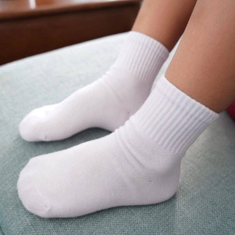 Meia Infantil Branca Cano Médio 18 pares unissex Confortáveis e Macias Rotina Escolar e Esportiva