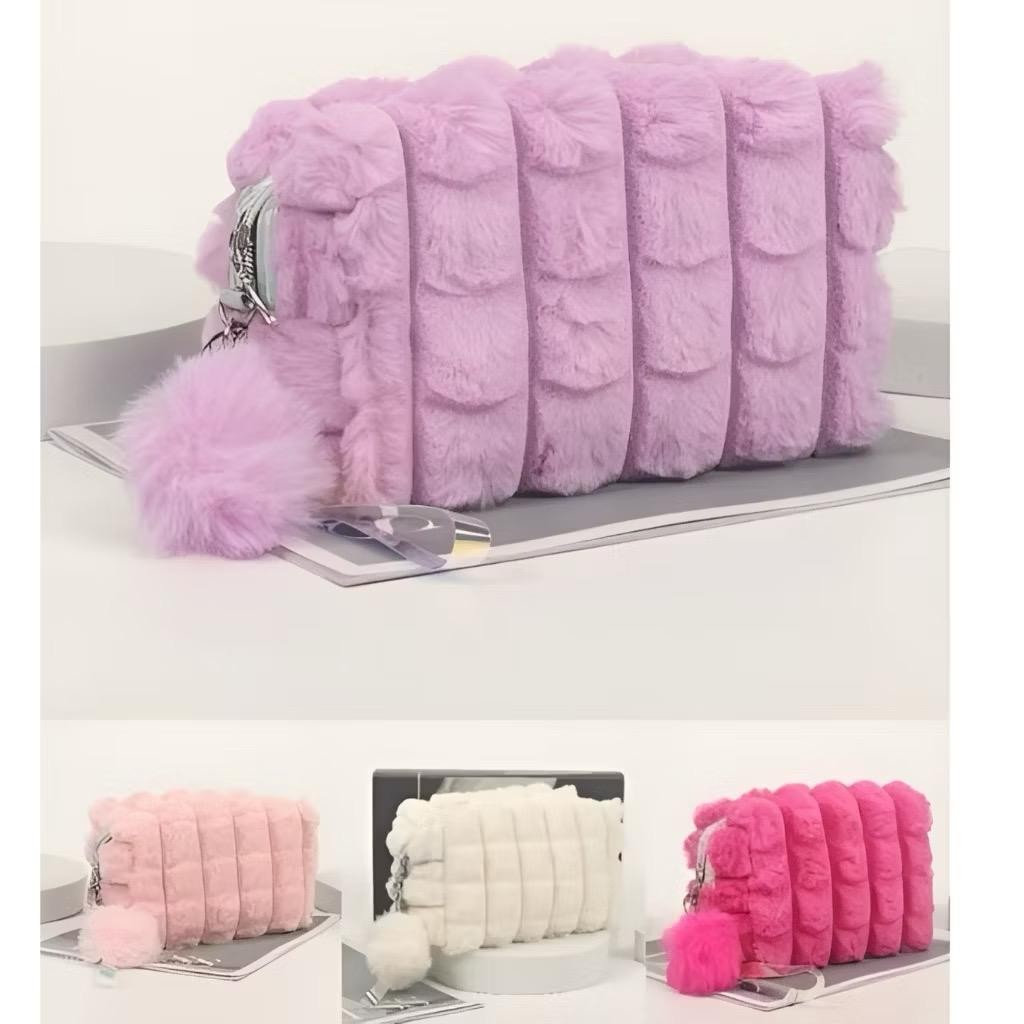 Necesser Pelucia Necessaire com Pompom e Alça Feminina Alto relevo Peluda Estojo de Bolsa Milly Shop